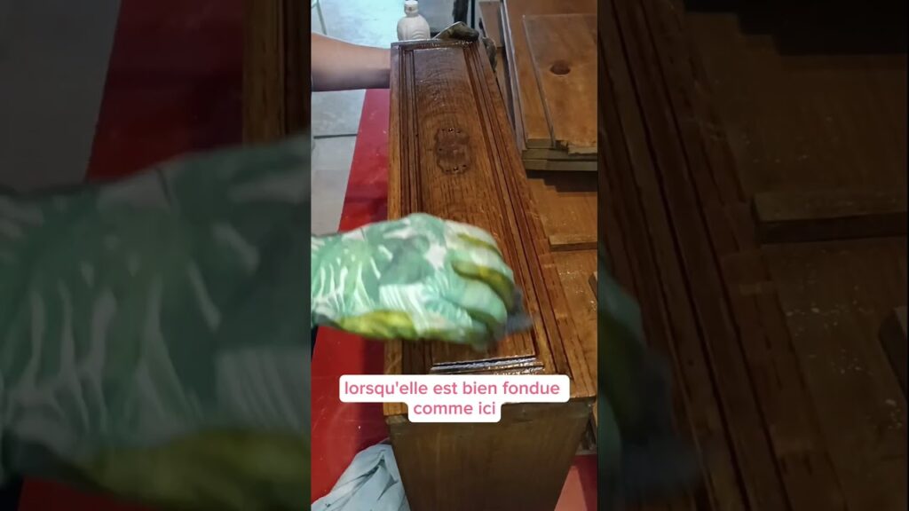 L’art de redonner vie au bois : techniques éprouvées pour un mobilier éclatant